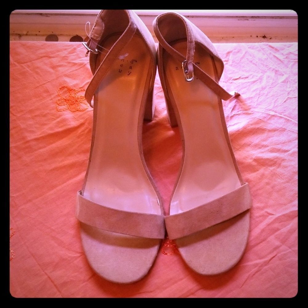 new day heels